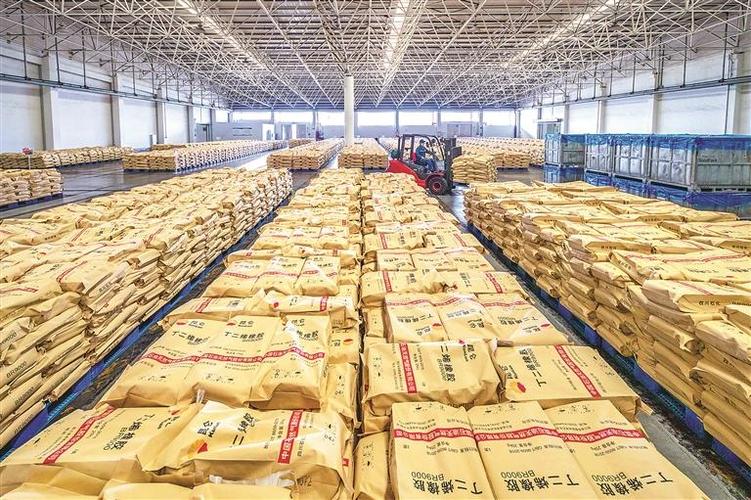 2024年,中国石油保税船用燃料油,石蜡等五大化工及炼油特色产品的国内